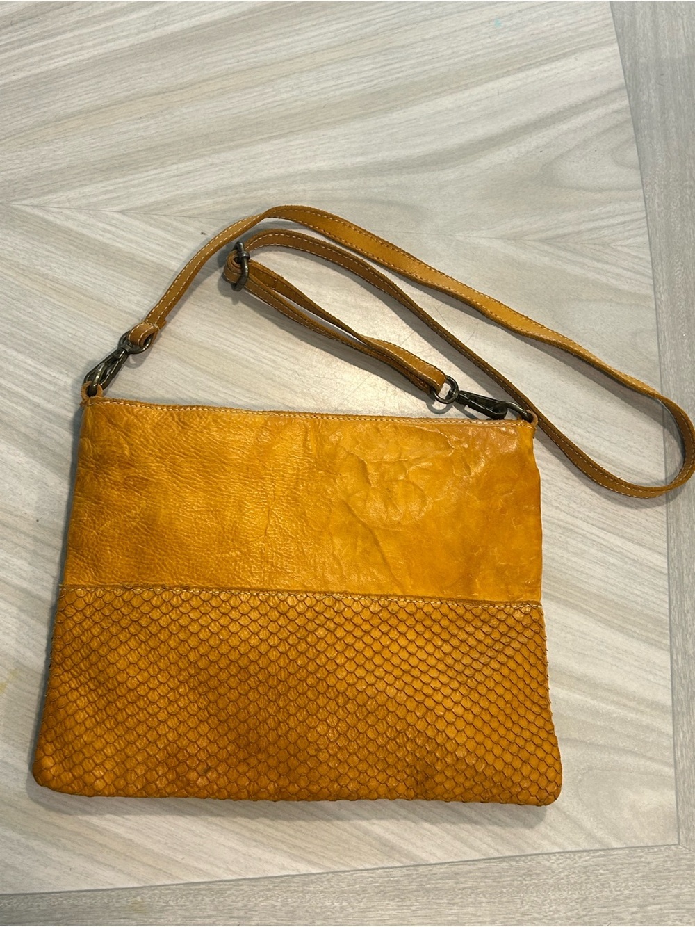 Costanza Yellow Studded Crossbody Bag - Picture 4 of 6